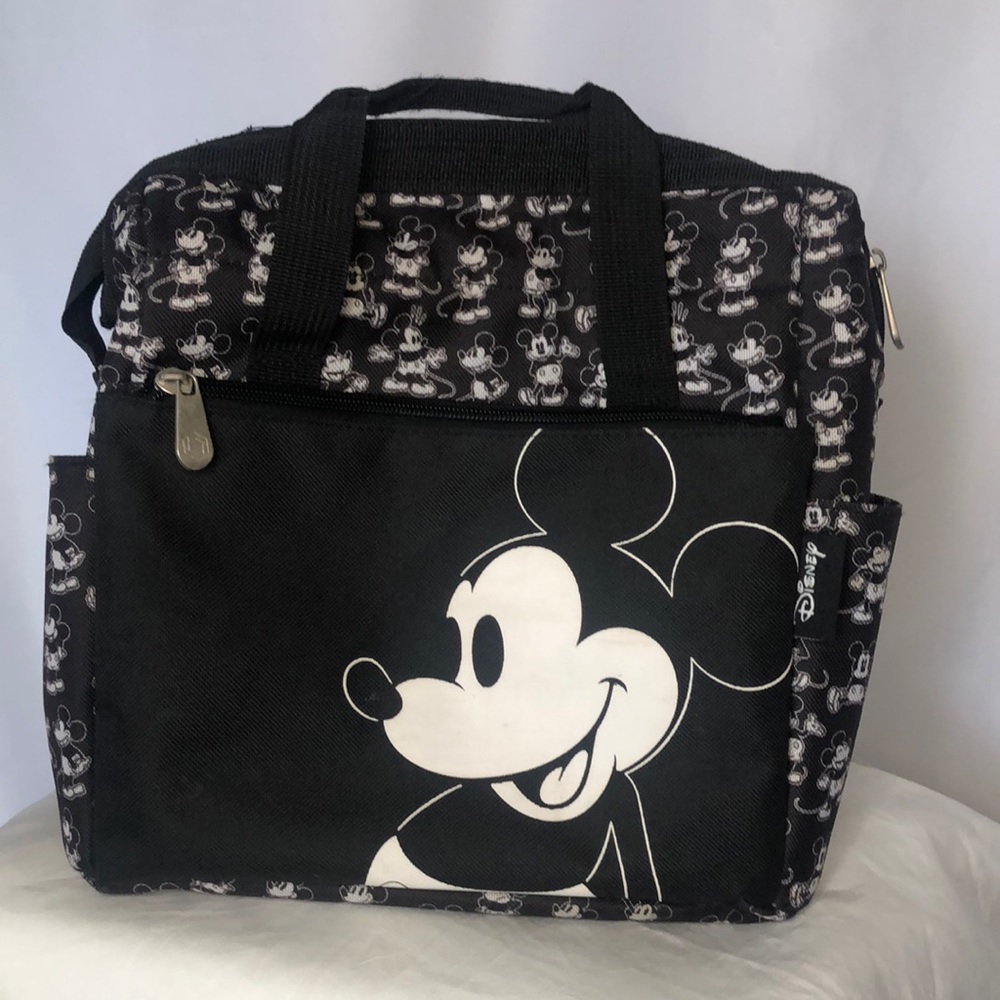 DISNEY black and white Mickey Mouse insulated lunch bag cooler.